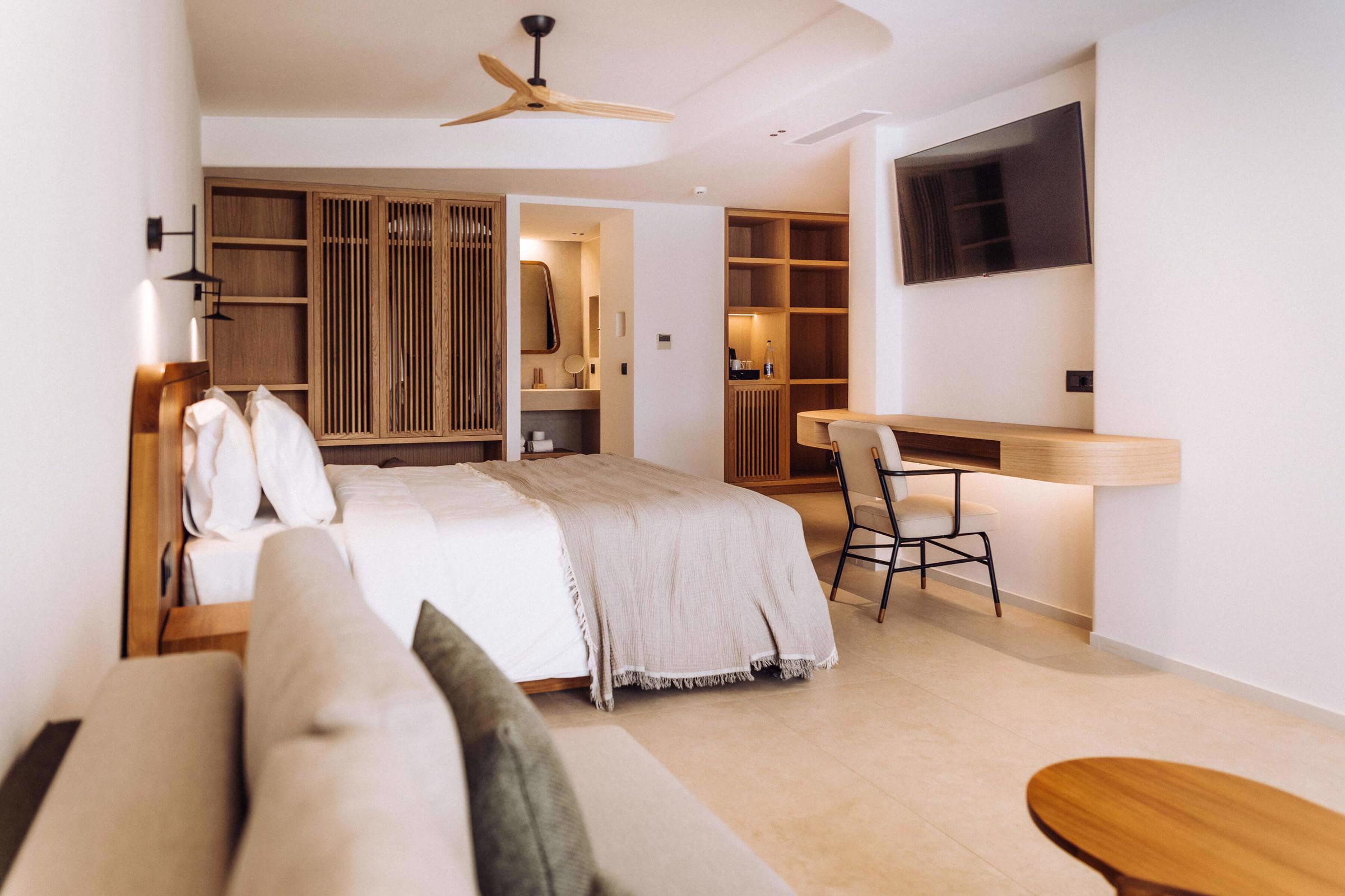 Deluxe Junior Suite Swim Up